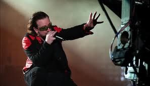 Bono, de U2, gana 762 millones de euros con Facebook