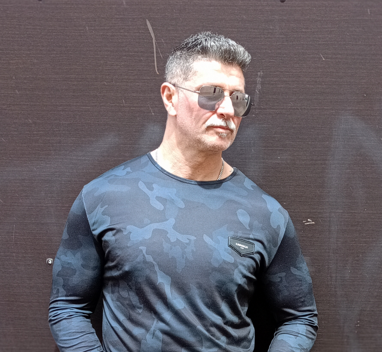 CARLOS PERONA