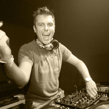 Darren-Emerson-VZ.jpg