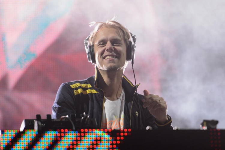 Armin van Buuren presenta 'I Need You'